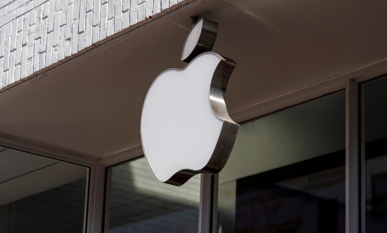 Apple Being Sued by Russian Law Firm for Withdrawing Payment Service From Country