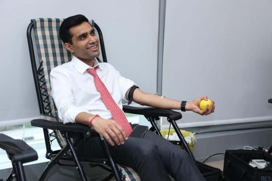 Ahmedabad: Gift to Gautam Adani on his 60th birthday, 5,600 liters of life saving blood collected in 138 blood banks