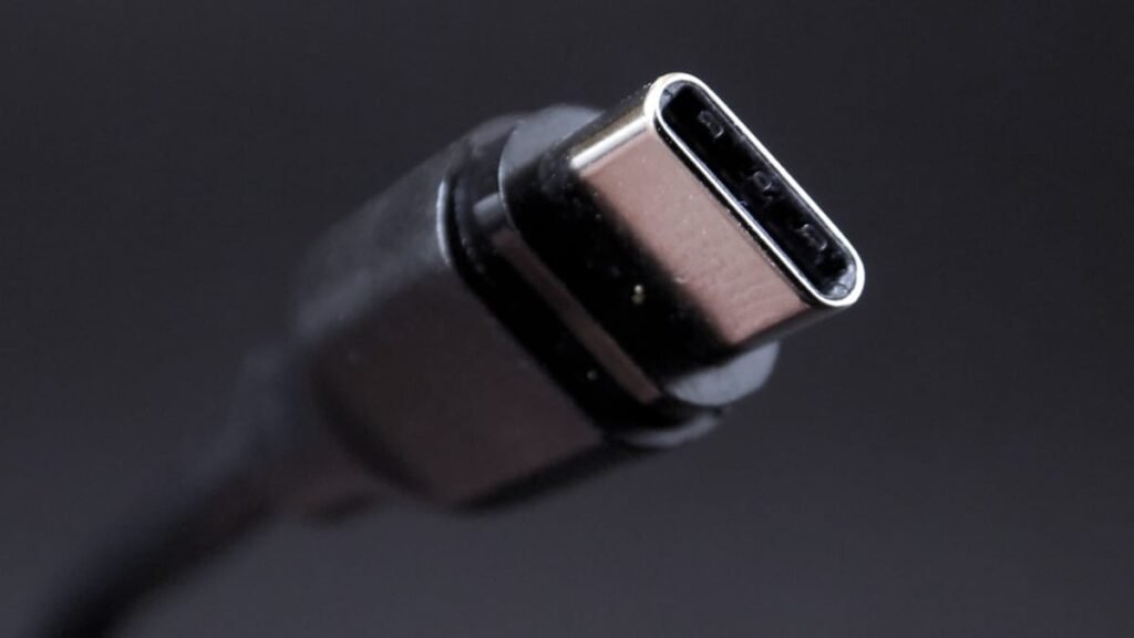 EU’s Deal on Single Mobile Charging Port Forces Apple to Change Connectors