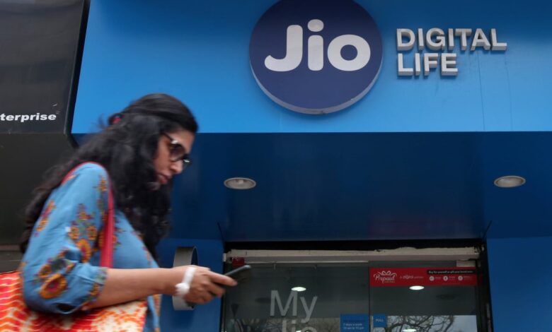 Reliance Jio Becomes First Telecom Operator to Launch 4G Mobile Service Near Pangong Lake in Ladakh Region