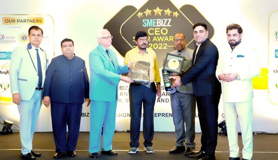 Surat: Sandeep Choudhary conferred CEO Star Award 2022 for his contribution to Save Earth Mission