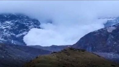 Devotees frightened by avalanche in Kedarnath