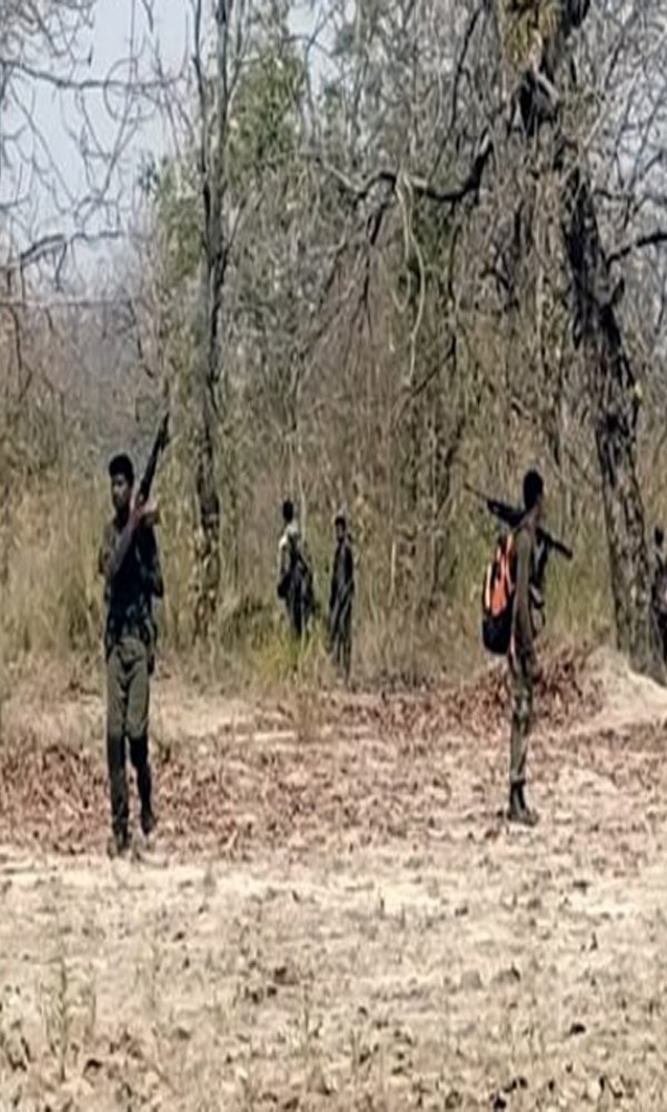 Chhattisgarh: Naxalites shot dead a police jawan