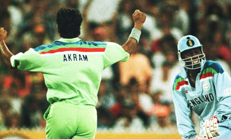 Wasim Akram Leads Pakistan To 1992 World Cup title.